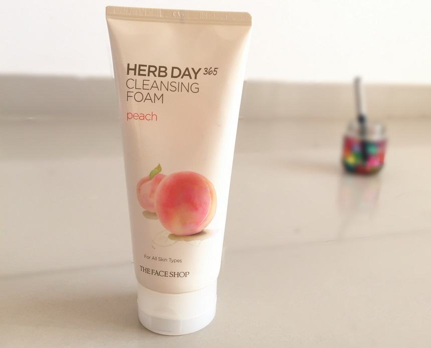 The Face Shop Herb Day 365 Cleansing Foam Peach