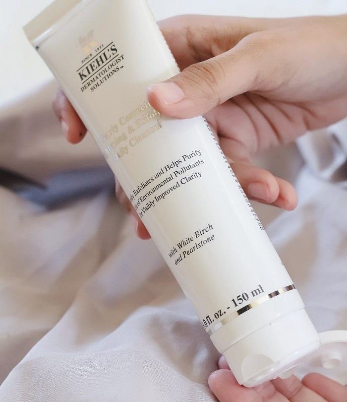 Kiehl’s Clearly Corrective Brightening & Exfoliating Daily Cleanser