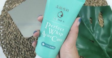 sữa rửa mặt Senka Perfect Whip Acne Care