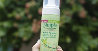 Simple Kind to Skin Vital Vitamin Foaming Cleanser