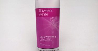 Pond’s Flawless White Deep Whitening Facial Foam