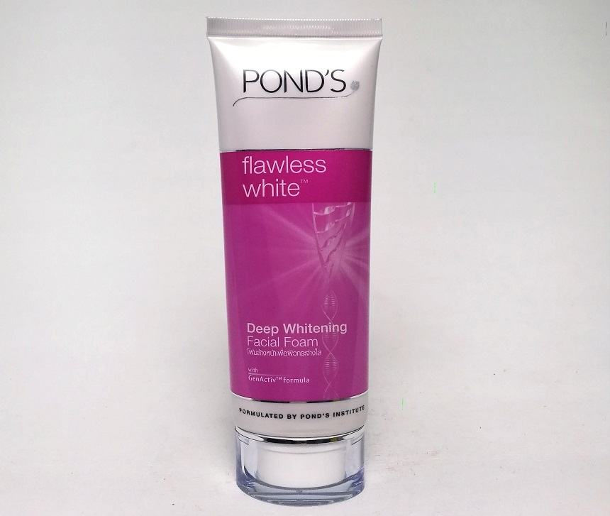 Pond’s Flawless White Deep Whitening Facial Foam