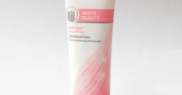 sữa rửa mặt Pond’s White Beauty Spotless Rosy White Daily Facial Foam