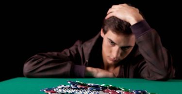 nghiện cờ bạc