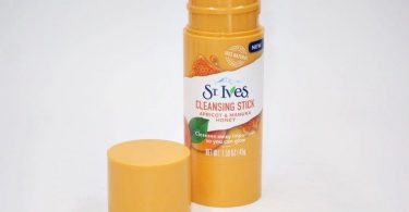 St. Ives Apricot & Manuka Honey Cleansing Stick