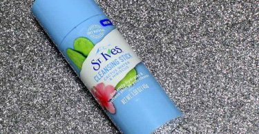 St. Ives Cactus Water & Hibiscus Cleansing Stick